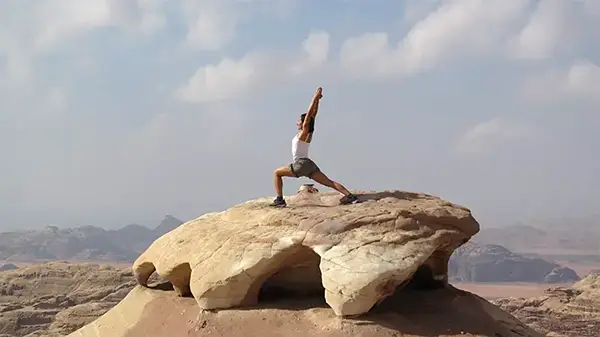 Posture de yoga la Guerrière